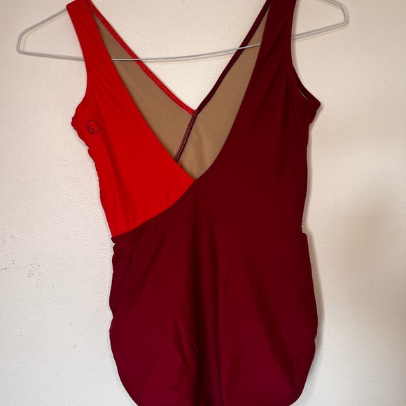 Colour block bathing suit - Picture 2 of 3
